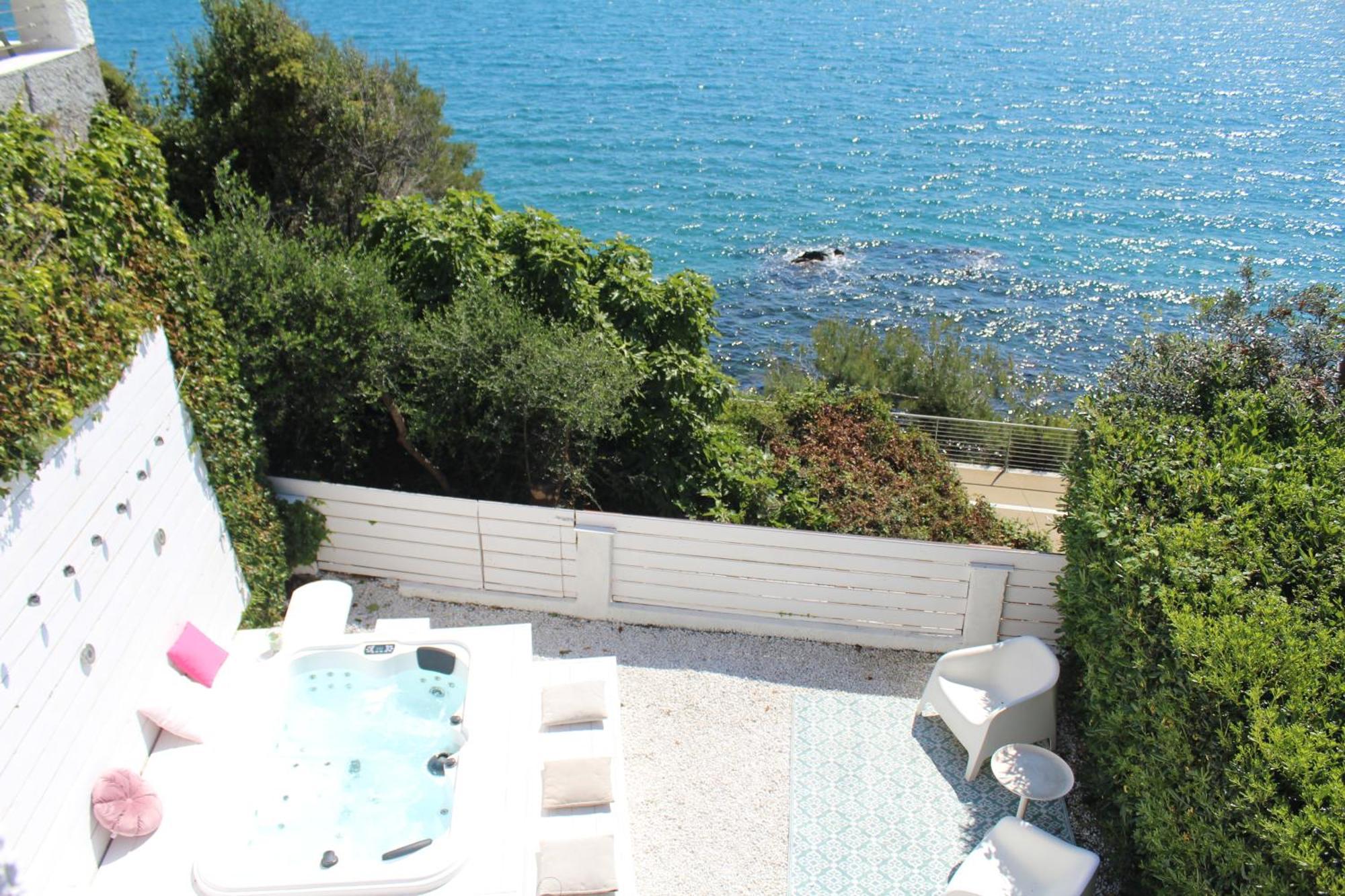 CONCA VERDE BEACHFRONT LITTLE VILLA c21- jacuzzi pool Marina dʼMarina dʼAndora Exterior foto